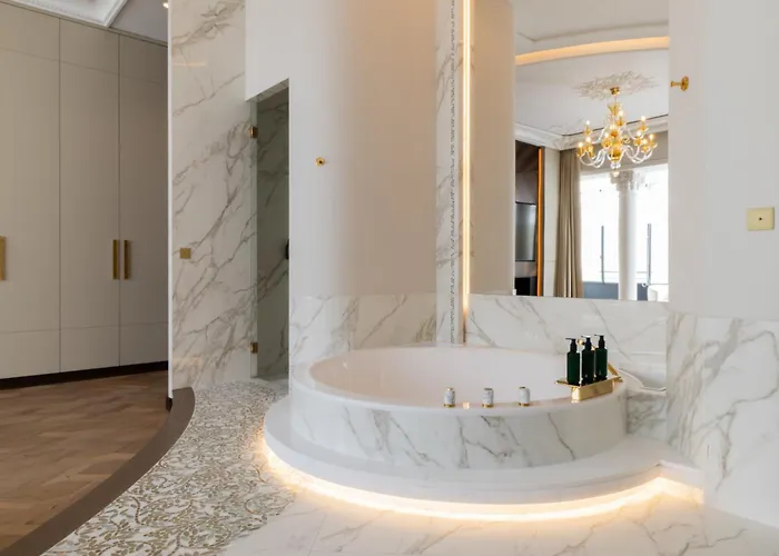 Maison Bauchart 5* פריז